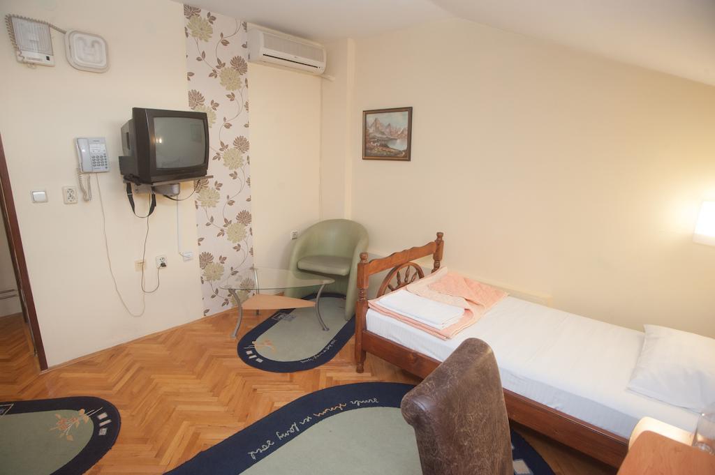 Hotel Extra Lion Md Nis Quarto foto