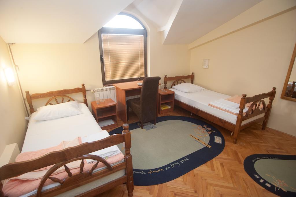 Hotel Extra Lion Md Nis Quarto foto