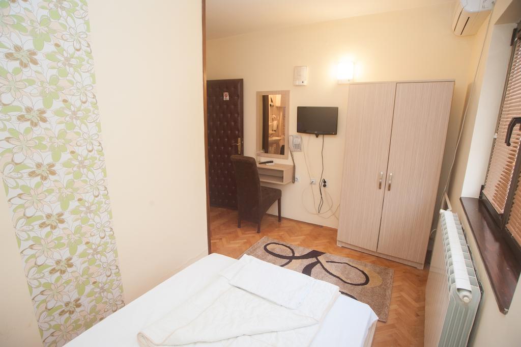 Hotel Extra Lion Md Nis Quarto foto