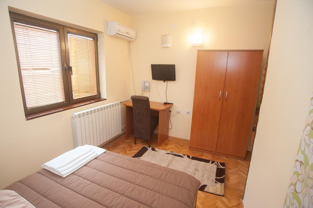 Hotel Extra Lion Md Nis Quarto foto